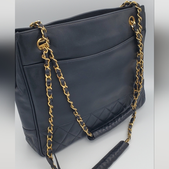 ๐ SOLD ๐ Chanel Quilted Matelasse Lambskin Tote Bag - Picture 4 of 17